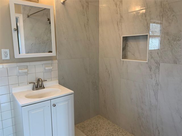 307 Avondale Street 1.5, Houston, TX 77006