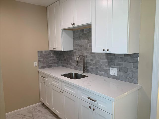 307 Avondale Street 1.5, Houston, TX 77006