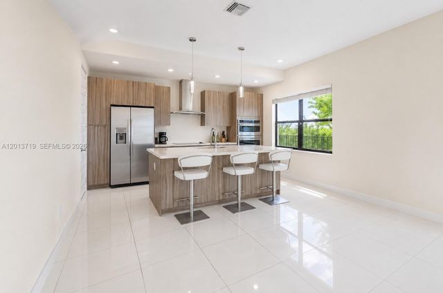 16036 NW 89th Ct, Miami Lakes, FL 33018