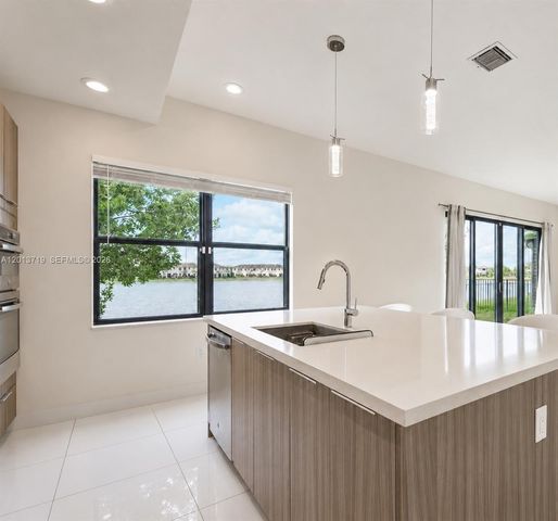 16036 NW 89th Ct, Miami Lakes, FL 33018