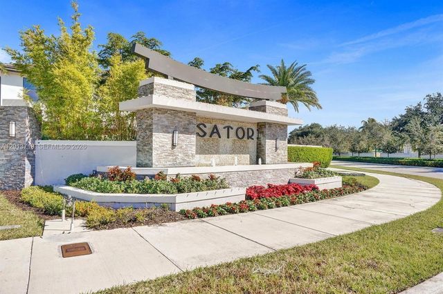 16036 NW 89th Ct, Miami Lakes, FL 33018