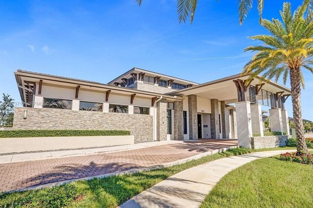 16036 NW 89th Ct, Miami Lakes, FL 33018