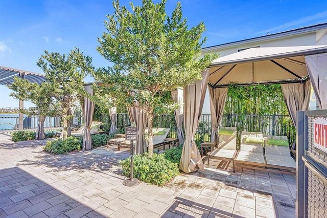 16036 NW 89th Ct, Miami Lakes, FL 33018