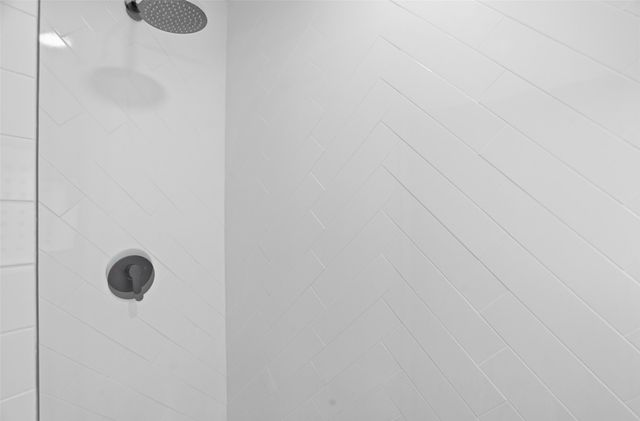 208 Shoreline Drive, Azle, TX 76020