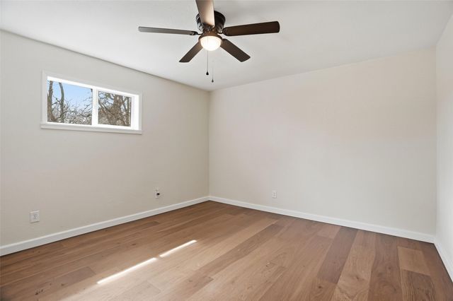 208 Shoreline Drive, Azle, TX 76020