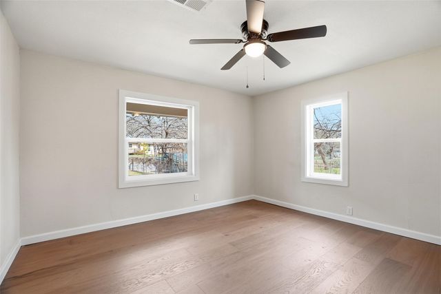 208 Shoreline Drive, Azle, TX 76020