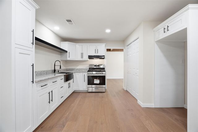 208 Shoreline Drive, Azle, TX 76020