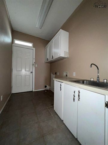 2126 AVENUE K, Wichita Falls, TX 76309