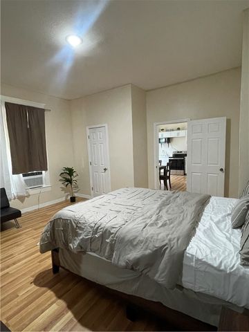 421 S Glenwood Avenue, Russellville, AR 72801