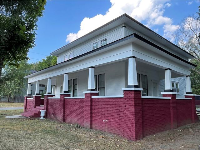 421 S Glenwood Avenue, Russellville, AR 72801