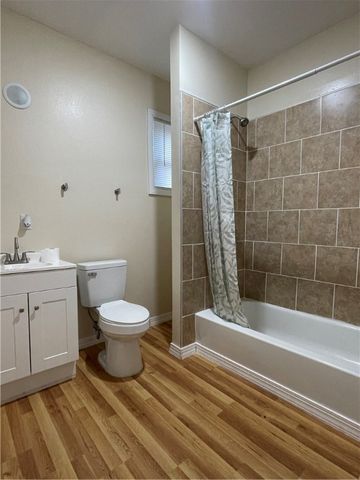 421 S Glenwood Avenue, Russellville, AR 72801