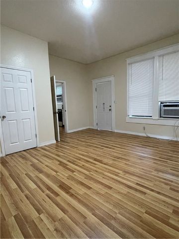 421 S Glenwood Avenue, Russellville, AR 72801