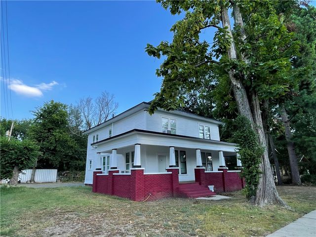 421 S Glenwood Avenue, Russellville, AR 72801