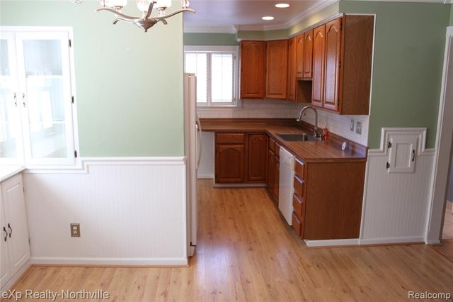 130 Shotka Street, Westland, MI 48186