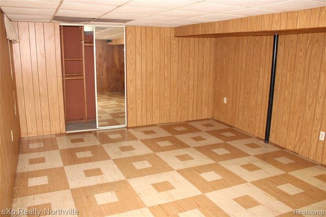 130 Shotka Street, Westland, MI 48186