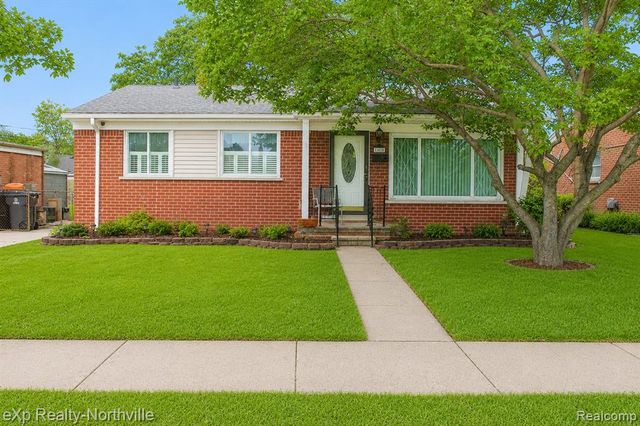 130 Shotka Street, Westland, MI 48186