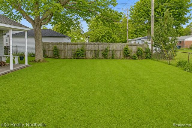 130 Shotka Street, Westland, MI 48186