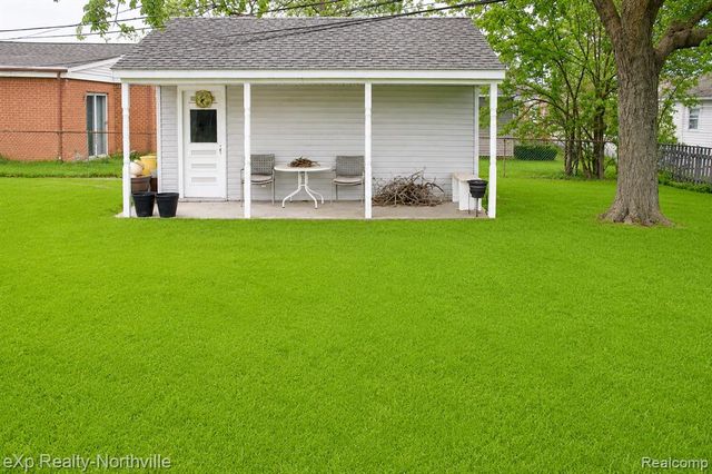 130 Shotka Street, Westland, MI 48186