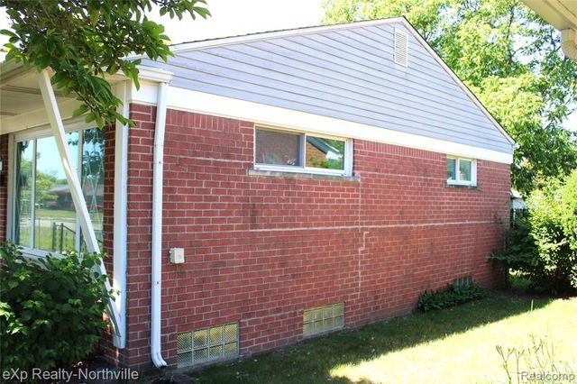 130 Shotka Street, Westland, MI 48186