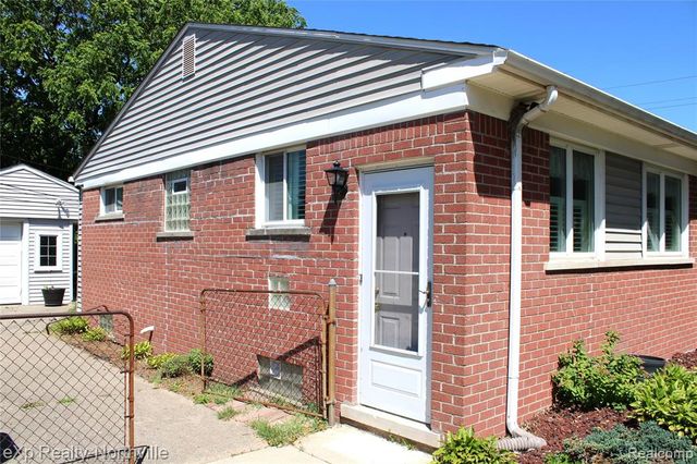 130 Shotka Street, Westland, MI 48186