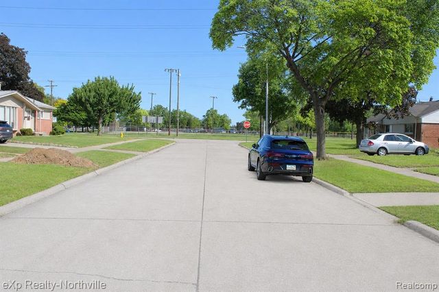130 Shotka Street, Westland, MI 48186