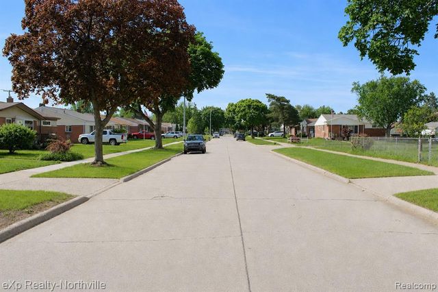 130 Shotka Street, Westland, MI 48186