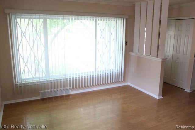 130 Shotka Street, Westland, MI 48186