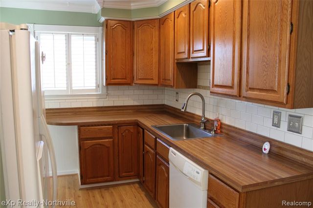 130 Shotka Street, Westland, MI 48186