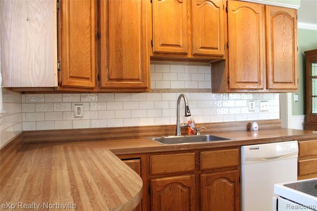 130 Shotka Street, Westland, MI 48186