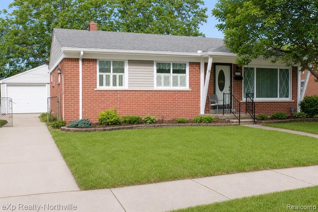 130 Shotka Street, Westland, MI 48186