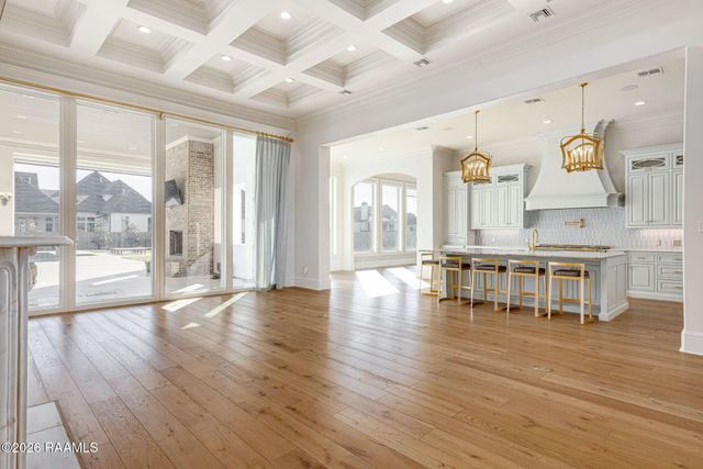 207 Kingfisher Drive, Lafayette, LA 70508