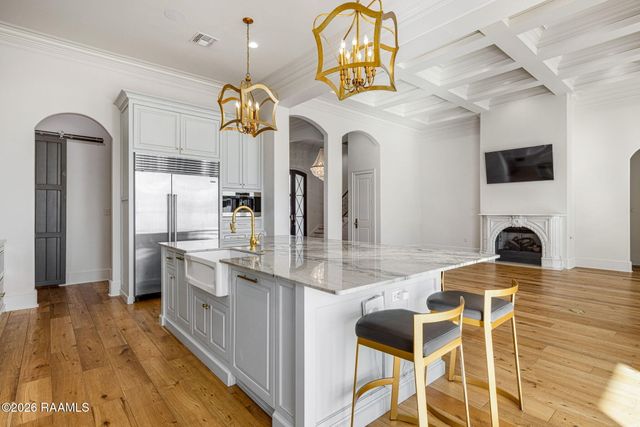 207 Kingfisher Drive, Lafayette, LA 70508