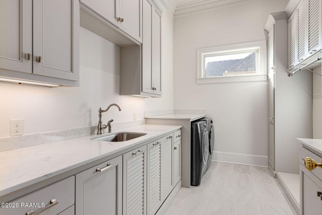 207 Kingfisher Drive, Lafayette, LA 70508