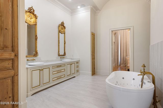 207 Kingfisher Drive, Lafayette, LA 70508