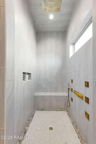 207 Kingfisher Drive, Lafayette, LA 70508