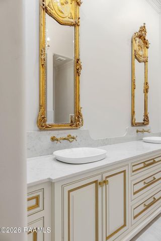 207 Kingfisher Drive, Lafayette, LA 70508