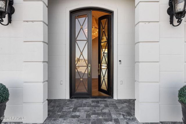 207 Kingfisher Drive, Lafayette, LA 70508