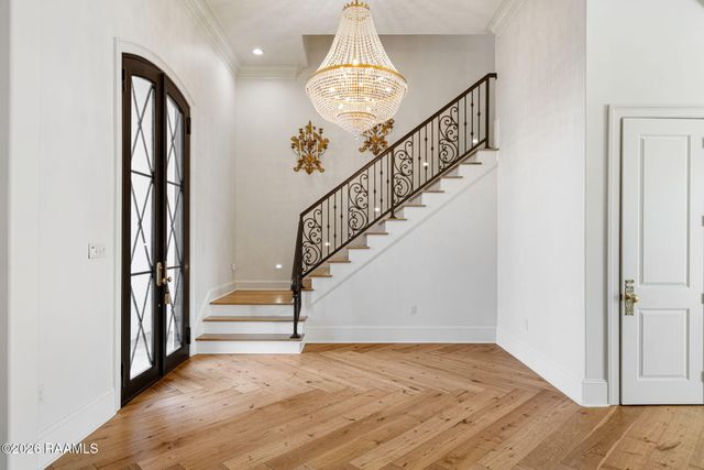 207 Kingfisher Drive, Lafayette, LA 70508