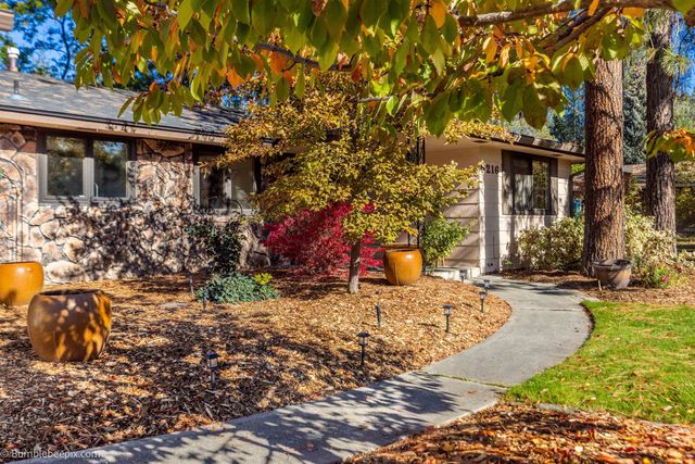 5216 W BAYWOOD Ct, Spokane, WA 99208