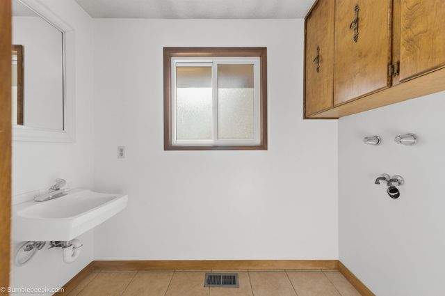 5216 W BAYWOOD Ct, Spokane, WA 99208