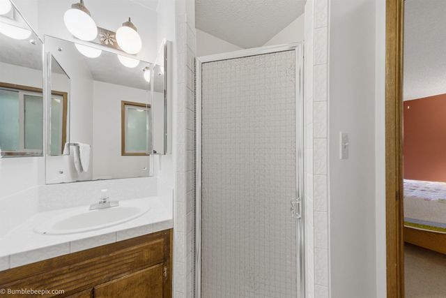 5216 W BAYWOOD Ct, Spokane, WA 99208