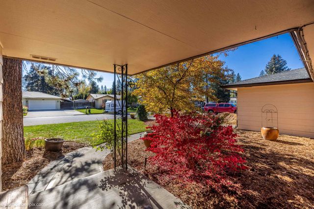 5216 W BAYWOOD Ct, Spokane, WA 99208