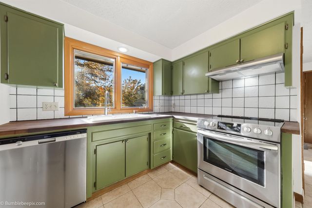 5216 W BAYWOOD Ct, Spokane, WA 99208