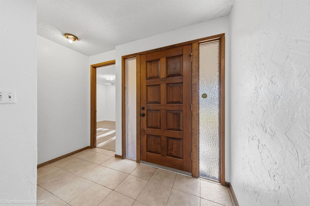 5216 W BAYWOOD Ct, Spokane, WA 99208 photo 4