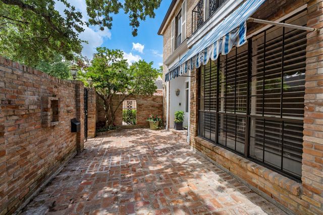 4876 Post Oak Timber Drive, Houston, TX 77056