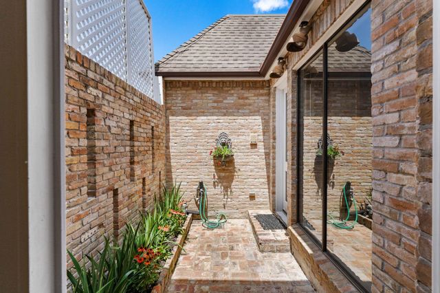 4876 Post Oak Timber Drive, Houston, TX 77056