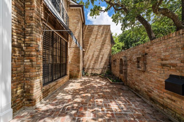 4876 Post Oak Timber Drive, Houston, TX 77056