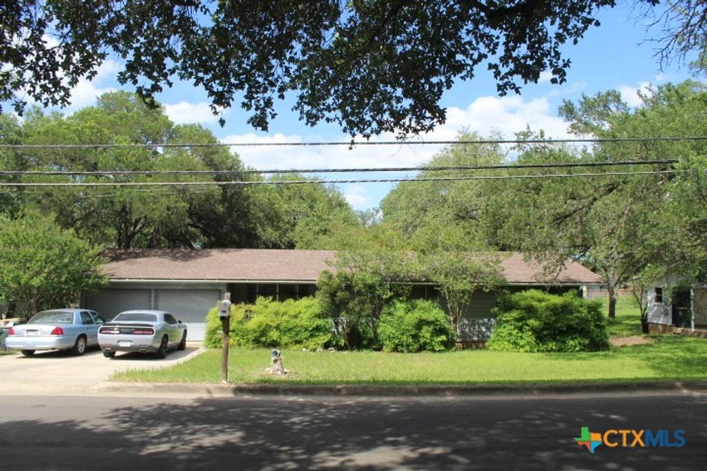 1306 Alamo Street, San Marcos, TX 78666