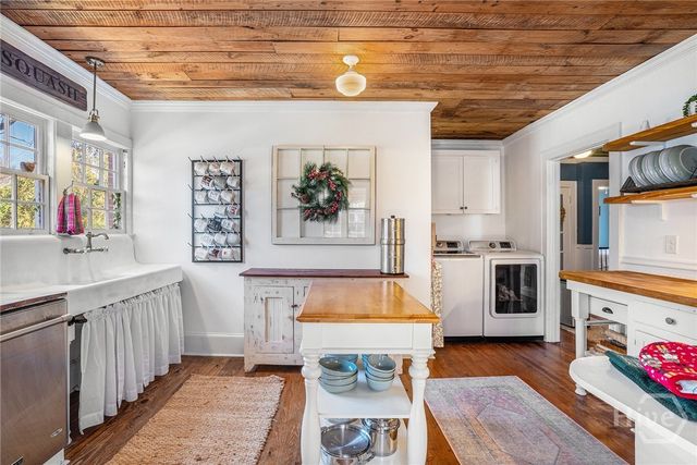 17 W Wright Street, Winder, GA 30680