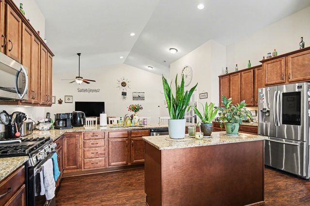 605 Queen Palm Ct., Little River, SC 29566